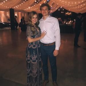 Meet your Posher, Caitlin